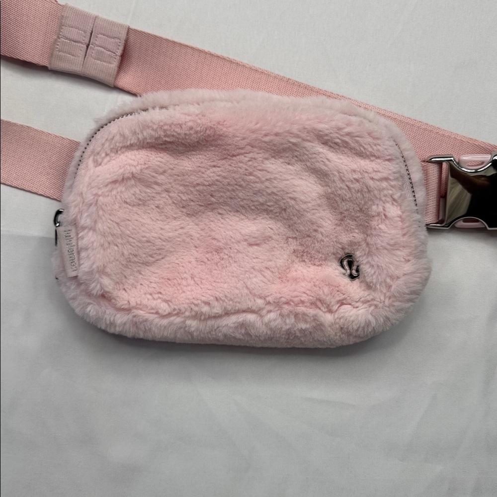 Lululemon Everywhere Belt bag plush fleece in Strawberry Milkshake fanny pack